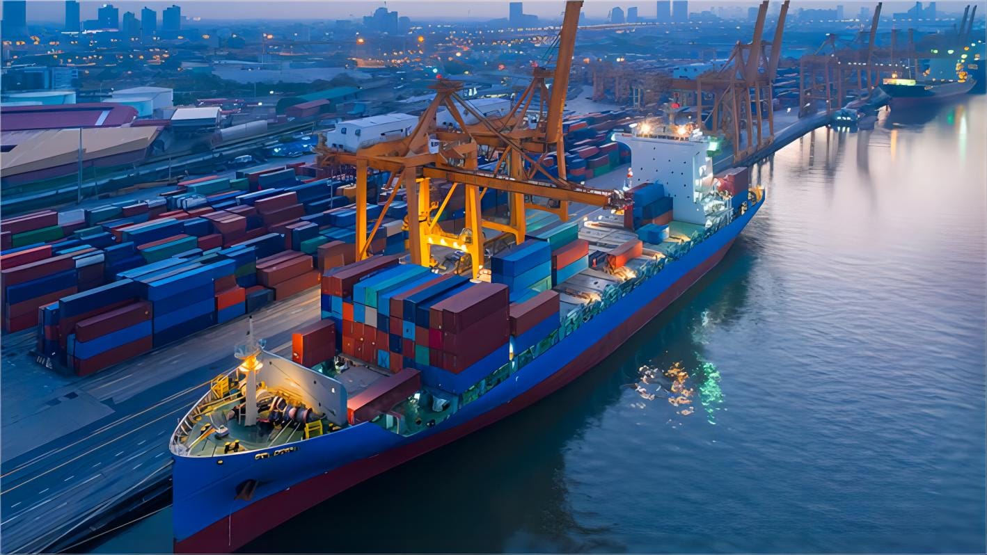 Global logistics warehouse showing LCL cargo consolidation for door to door shipping from China